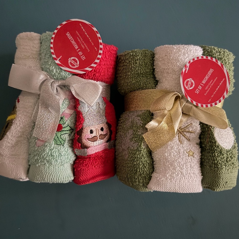 Christmas Holiday Towel Set with Bows